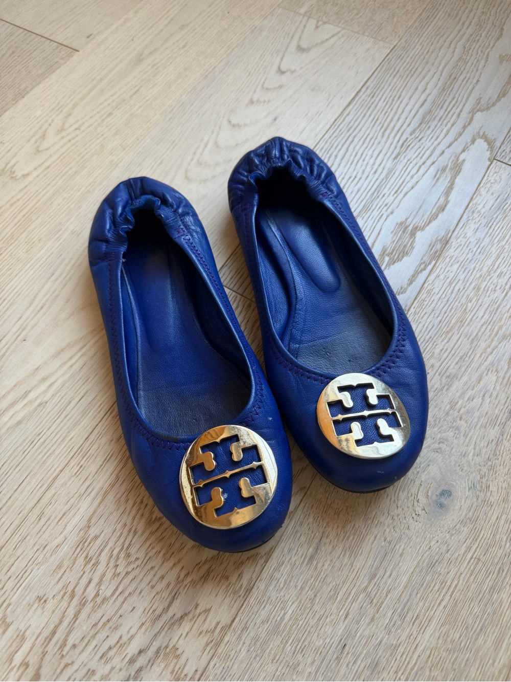 Tory Burch Indigo Leather Round-Toe Ballet Flats with Gold Logo